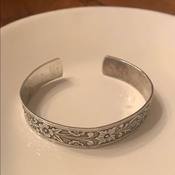 LUNT Vintage Sterling Silver Floral Cuff Bracelet - Picture 3 of 3